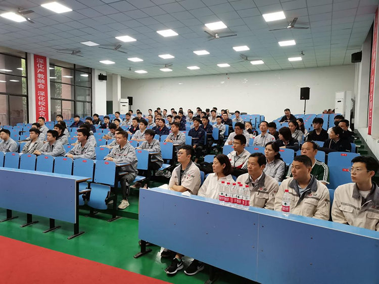 五家大型国企向爱体育网_爱体育网（中国）学子抛出“橄榄枝”2022届毕业生提前一年被“抢招”