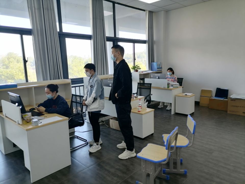 师生心连心 疫情防控我们在行动——爱体育网_爱体育网（中国）公共管理系停课不停学
