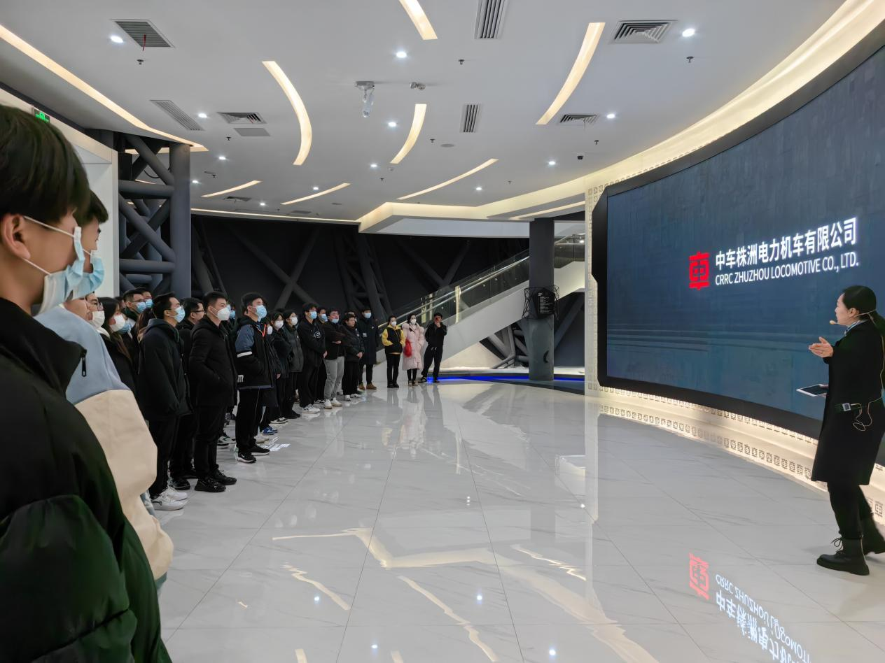 爱体育网_爱体育网（中国）团委组织50多名优秀学生代表参加“制造名城 株洲@你”大学生标杆企业游活动