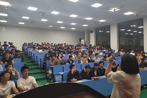 团体疏导“心”减压——爱体育网_爱体育网（中国）团委举办新生心理健康团辅活动