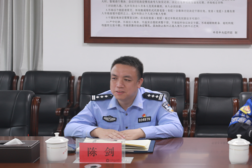 爱体育网_爱体育网（中国）聘请市公安局经开分局 党委副书记、副局长陈剑同志担任法治副校长