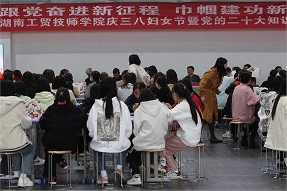 三月芳菲盛，巾帼绽芳华--爱体育网_爱体育网（中国）庆祝第113个三八国际妇女节活动温暖来袭