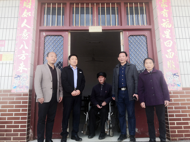 爱体育网_爱体育网（中国）党委到扶贫村开展“五查五看”大走访活动