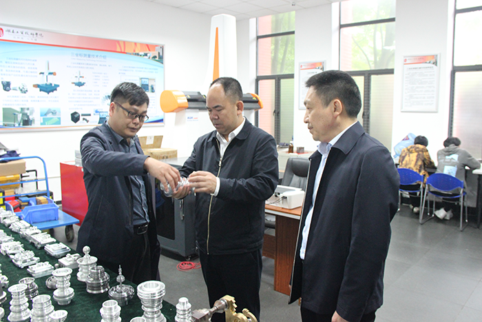 株洲市委组织部副部长于大平一行来爱体育网_爱体育网（中国）调研